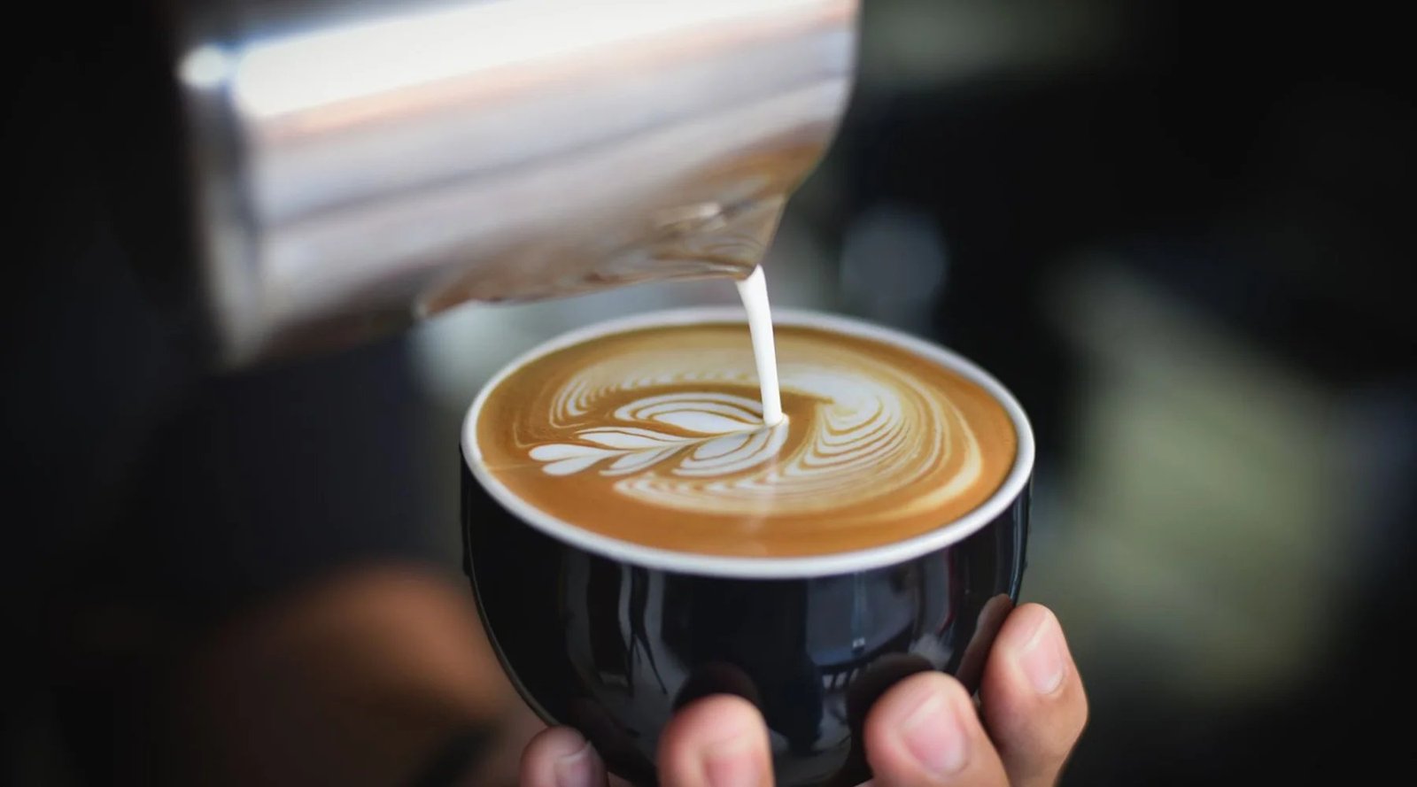 How to Make the Perfect Dairy-Free Latte at Home